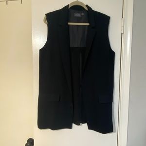 Chiffon vest with pleats in the back